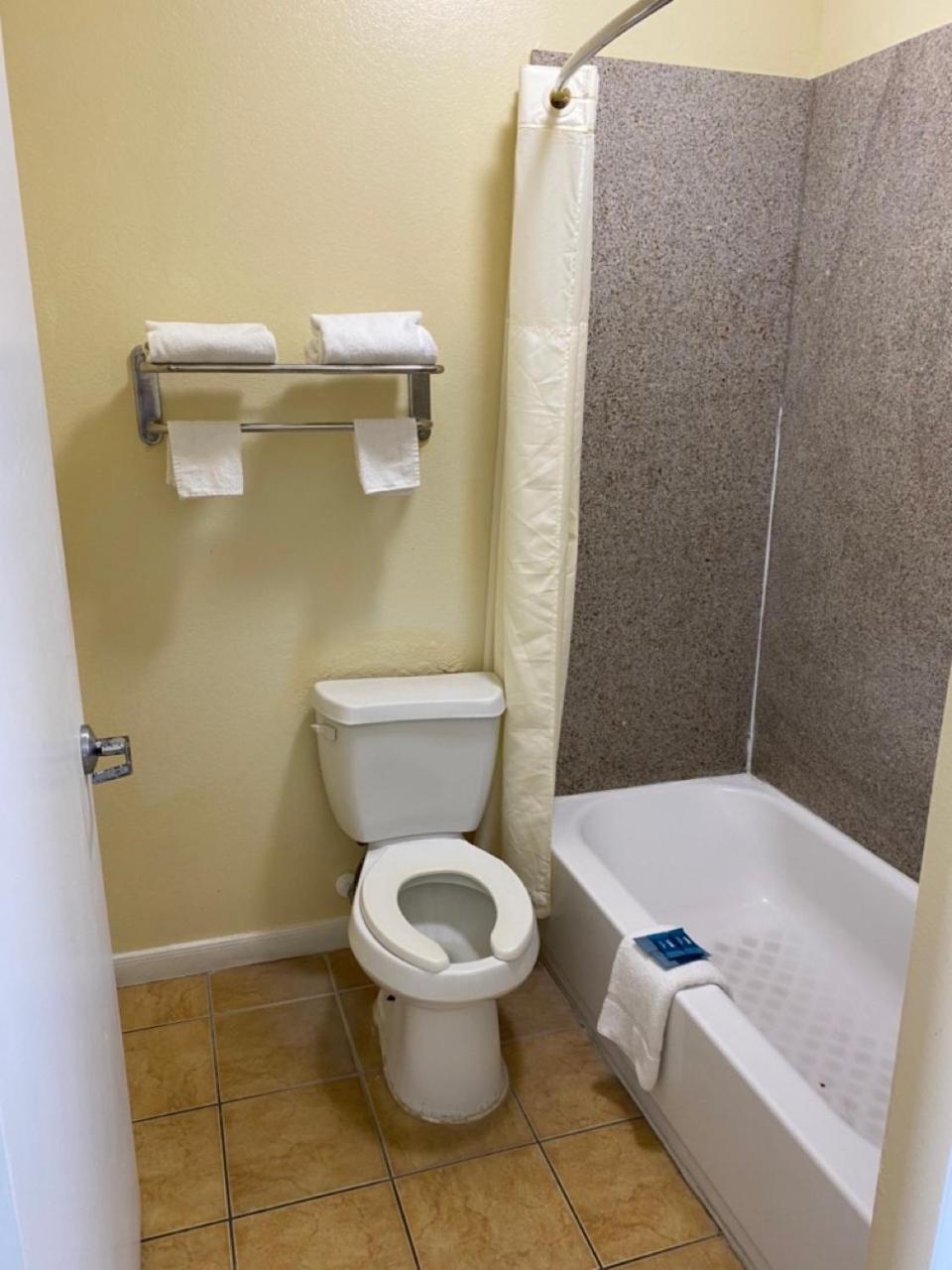 Relax Inn & Suites Angleton Εξωτερικό φωτογραφία